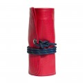 Marmotte 6 montres Avel & Men Cannes en cuir italien rouge bordeaux. L'étui est roulé et refermé par un cordage nautique.