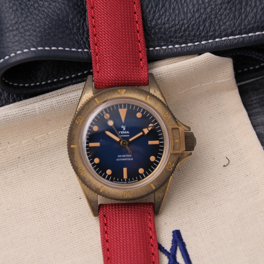 bracelet en toile bordeaux sur yema superman