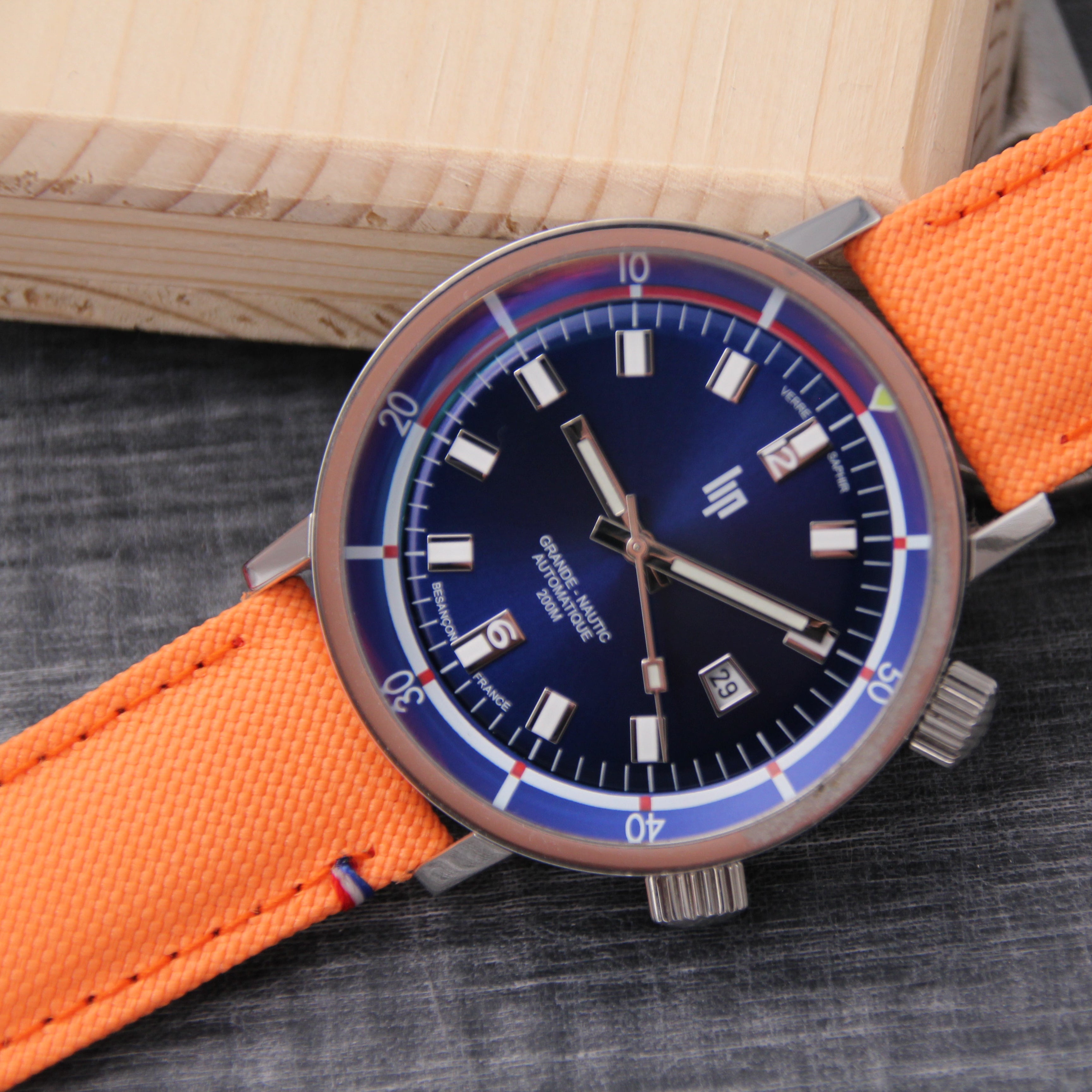 bracelet made in france orange pour plongeuse Lip