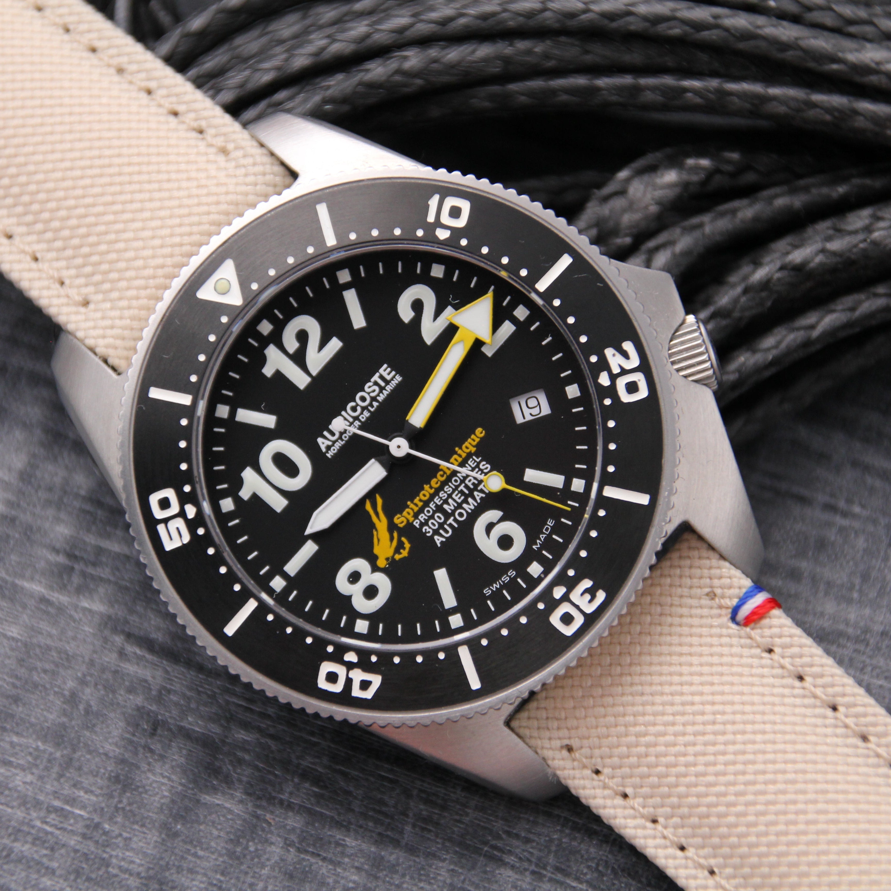 bracelet en toile blanc beige pour Auricoste 